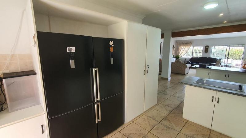 To Let 4 Bedroom Property for Rent in Dana Bay Western Cape